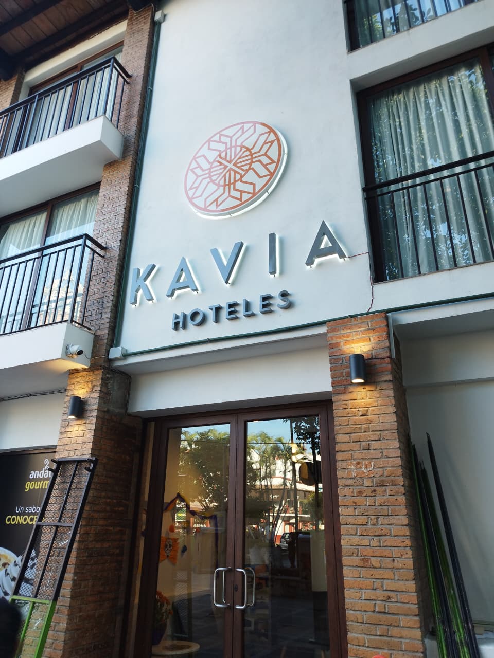 Letrero Kavlia Hotels