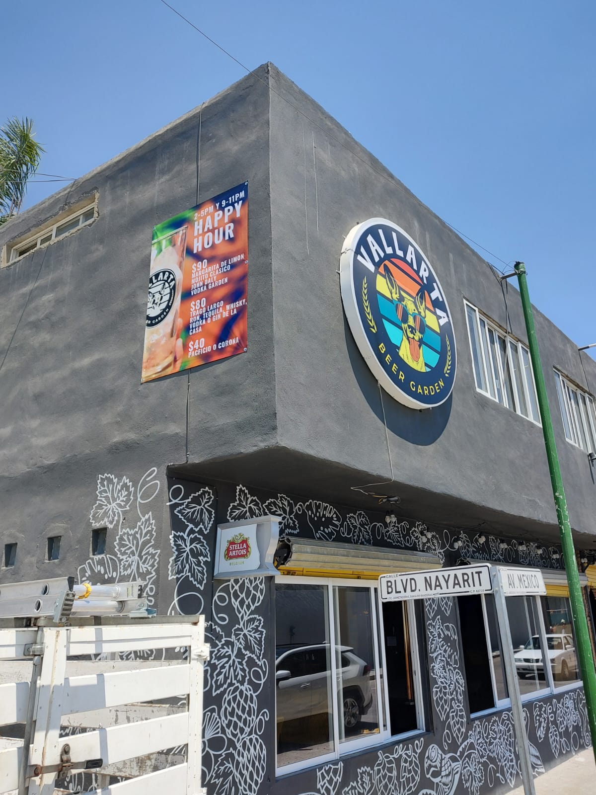 Fachada de Vallarta Beer Garden