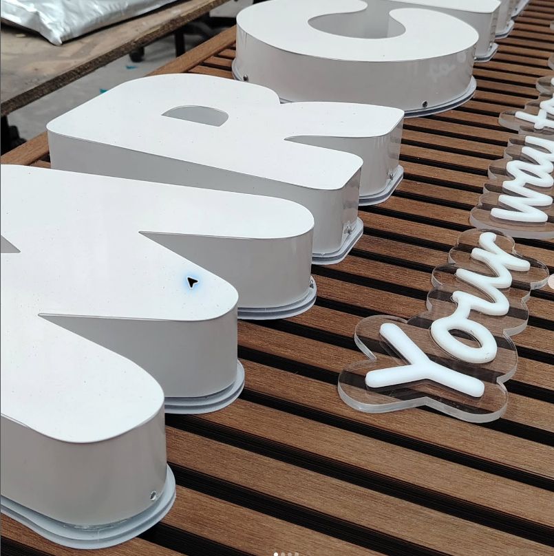 Letras 3D listas para instalación